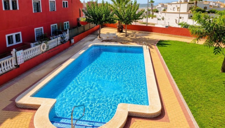Jälleenmyynti - Bungalow - Orihuela Costa - Los Altos