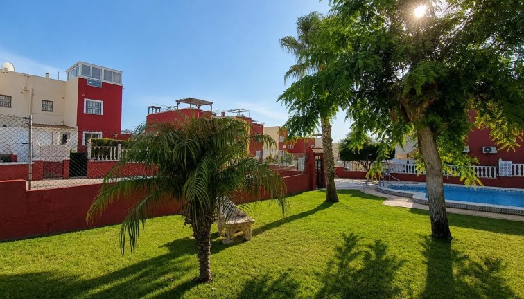 Jälleenmyynti - Bungalow - Orihuela Costa - Los Altos