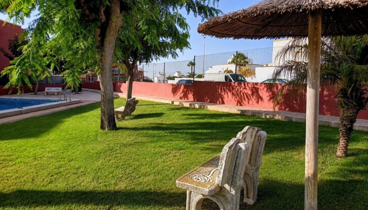 Jälleenmyynti - Bungalow - Orihuela Costa - Los Altos