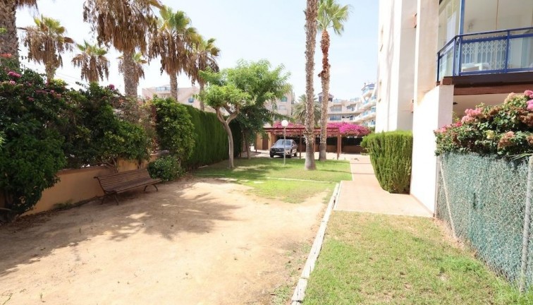 Resale - Apartment - Orihuela Costa - Cabo Roig