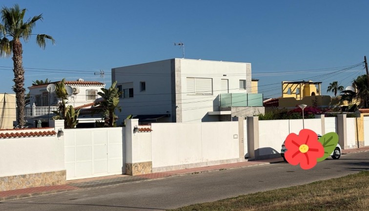 Resale - Chalet - Torrevieja - La Siesta