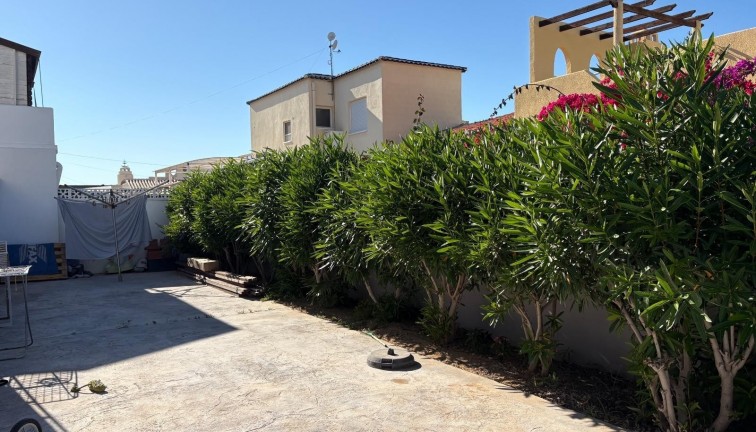 Resale - Chalet - Torrevieja - La Siesta