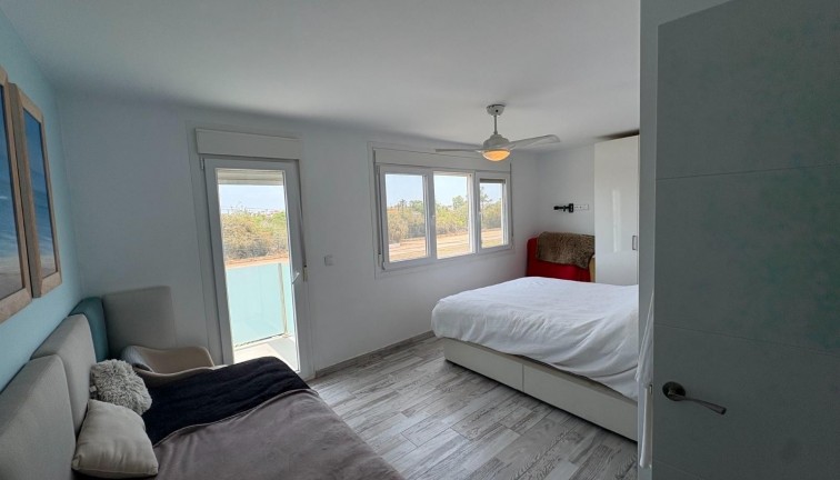 Resale - Chalet - Torrevieja - La Siesta