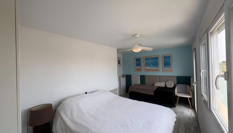 Resale - Chalet - Torrevieja - La Siesta