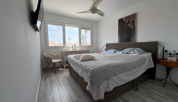 Resale - Chalet - Torrevieja - La Siesta