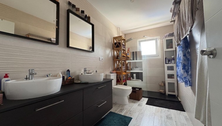Resale - Chalet - Torrevieja - La Siesta