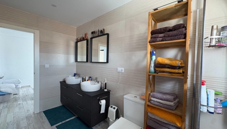 Resale - Chalet - Torrevieja - La Siesta