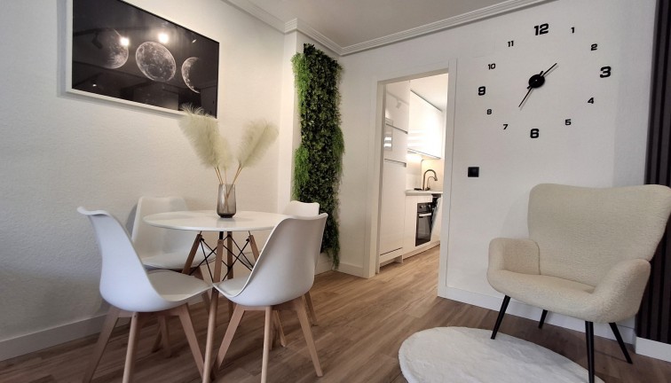 Jälleenmyynti - Duplex-asunto - Torrevieja