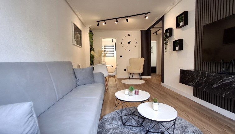 Jälleenmyynti - Duplex-asunto - Torrevieja