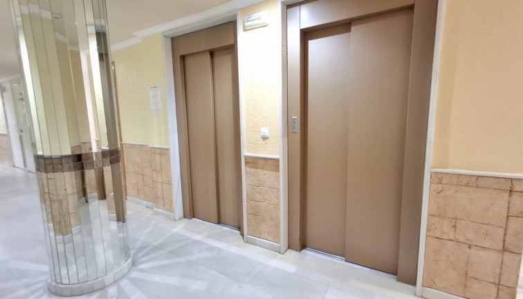 Jälleenmyynti - Duplex-asunto - Torrevieja