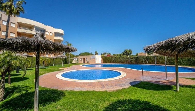 Jälleenmyynti - Asunto - Dehesa de campoamor - Campoamor