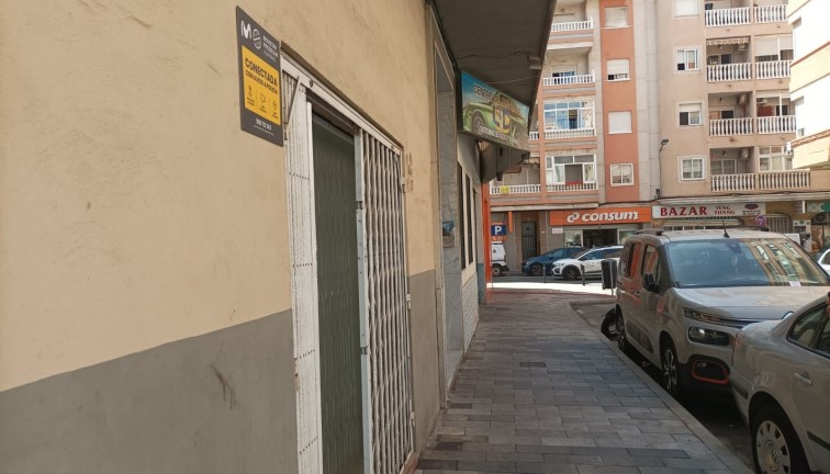 Reventa - - COMMERCIAL PREMISES - Torrevieja