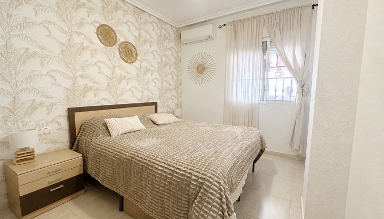 Resale - Bungalow - Torrevieja - Los Altos