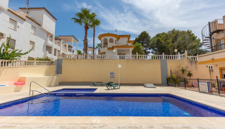 Resale - Apartment - Orihuela - Villamartín