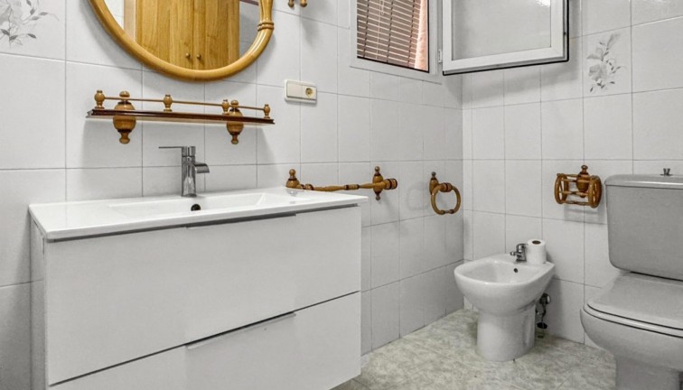 Resale - Apartment - Torrevieja - Playa de los Locos