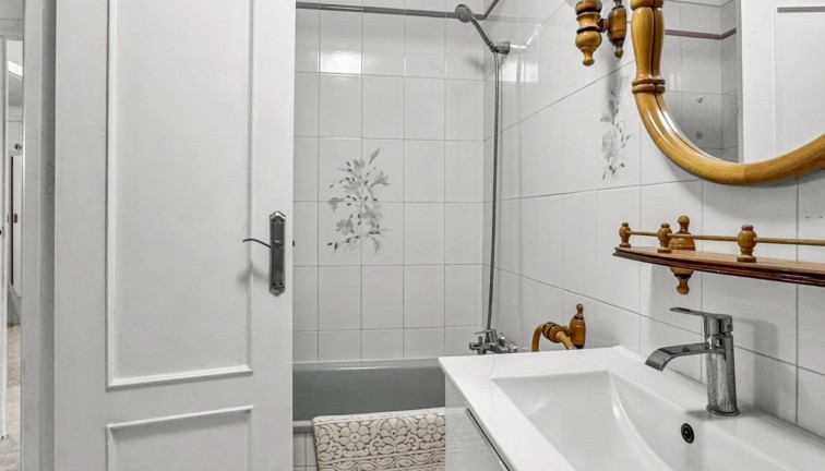 Resale - Apartment - Torrevieja - Playa de los Locos