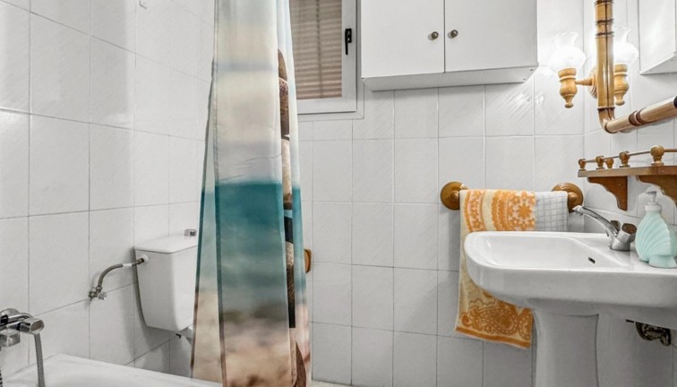 Resale - Apartment - Torrevieja - Playa de los Locos