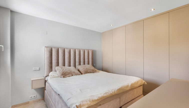Resale - Apartment - Torrevieja - Punta Prima