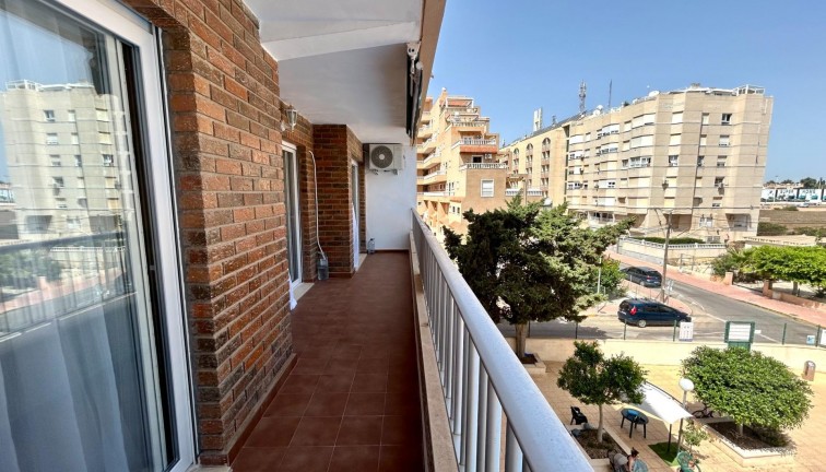 Återförsäljning - Lägenhet - Torrevieja - Punta Prima