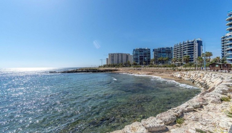 Återförsäljning - Lägenhet - Torrevieja - Punta Prima