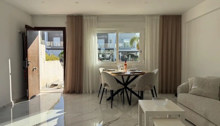 Jälleenmyynti - Paritalo/Rivitalo - Torrevieja - Aguas Nuevas