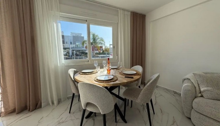 Jälleenmyynti - Paritalo/Rivitalo - Torrevieja - Aguas Nuevas