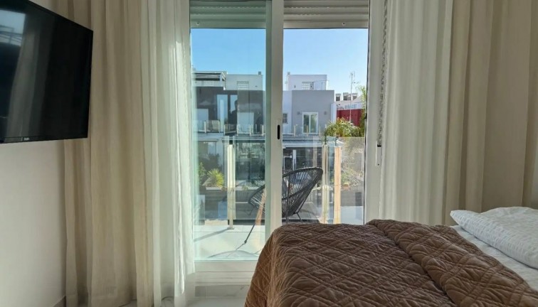 Jälleenmyynti - Paritalo/Rivitalo - Torrevieja - Aguas Nuevas