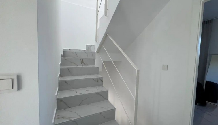 Jälleenmyynti - Paritalo/Rivitalo - Torrevieja - Aguas Nuevas