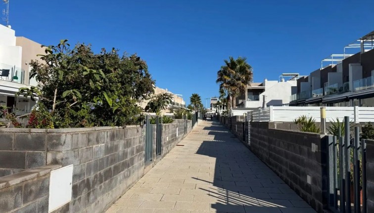 Jälleenmyynti - Paritalo/Rivitalo - Torrevieja - Aguas Nuevas