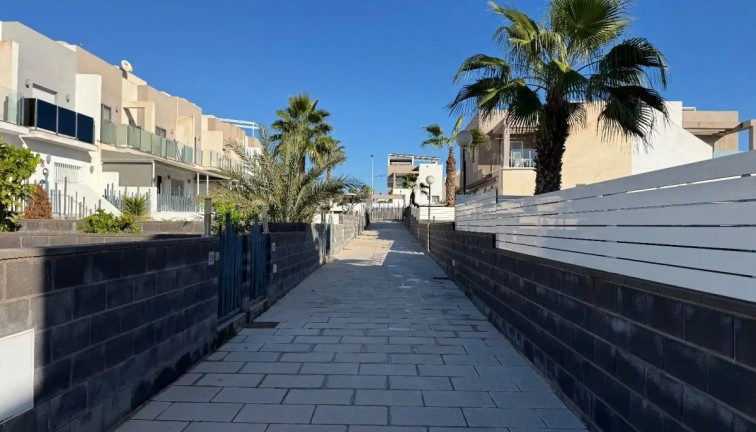 Jälleenmyynti - Paritalo/Rivitalo - Torrevieja - Aguas Nuevas