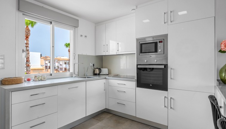 Jälleenmyynti - Bungalow - Orihuela Costa - Punta Prima