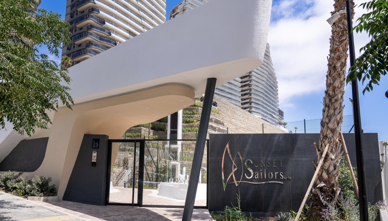 Uudistuotanto - Asunto - Benidorm