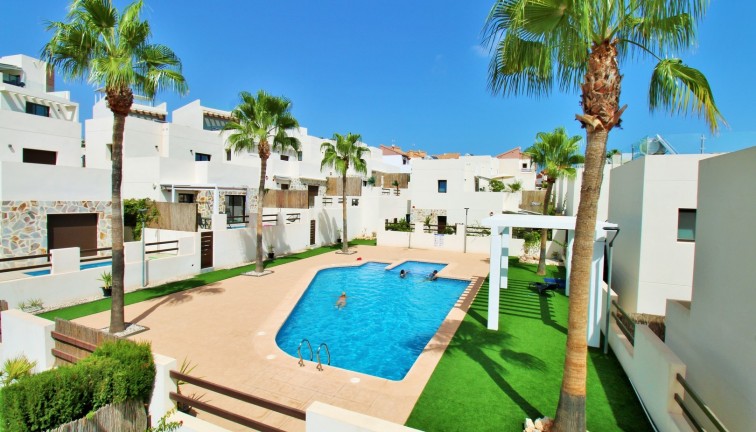 Jälleenmyynti - Erillistalo - Villamartín