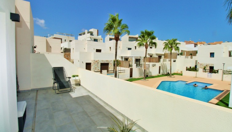 Jälleenmyynti - Erillistalo - Villamartín