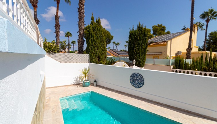Jälleenmyynti - Erillistalo - Orihuela Costa - Villamartín