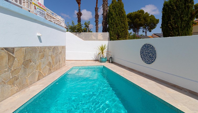 Jälleenmyynti - Erillistalo - Orihuela Costa - Villamartín