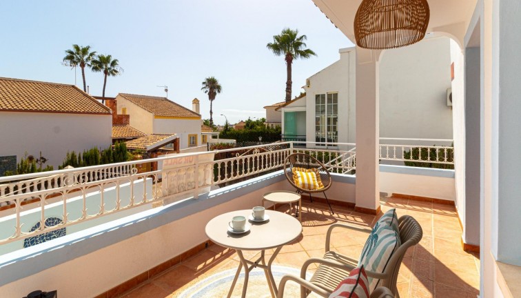 Jälleenmyynti - Erillistalo - Orihuela Costa - Villamartín