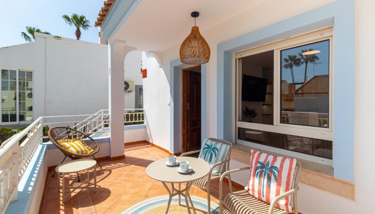 Jälleenmyynti - Erillistalo - Orihuela Costa - Villamartín