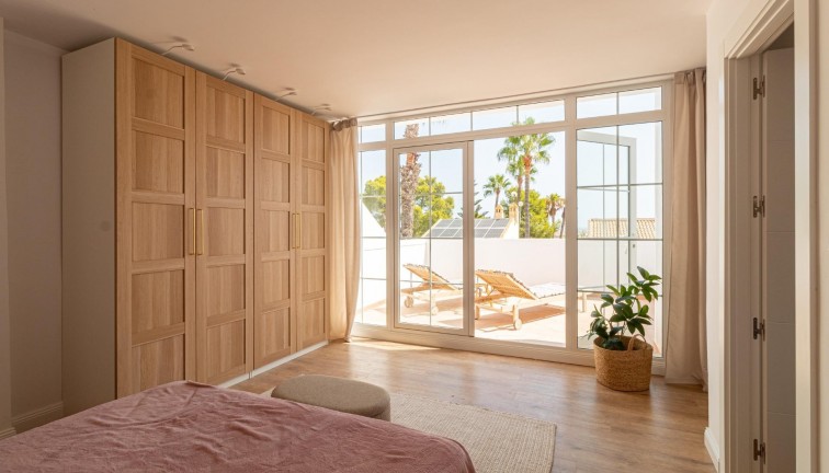 Jälleenmyynti - Erillistalo - Orihuela Costa - Villamartín