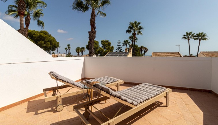 Jälleenmyynti - Erillistalo - Orihuela Costa - Villamartín
