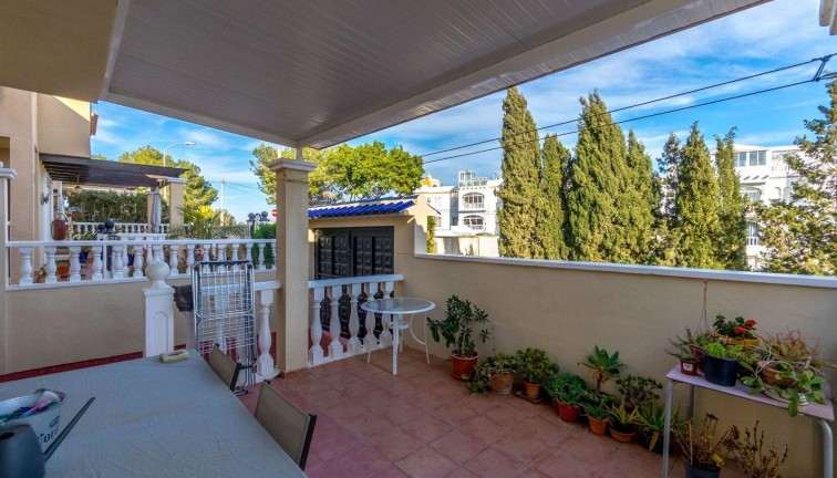 Resale - Chalet - Orihuela Costa - Villamartín