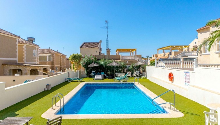 Resale - Chalet - Orihuela Costa - Villamartín