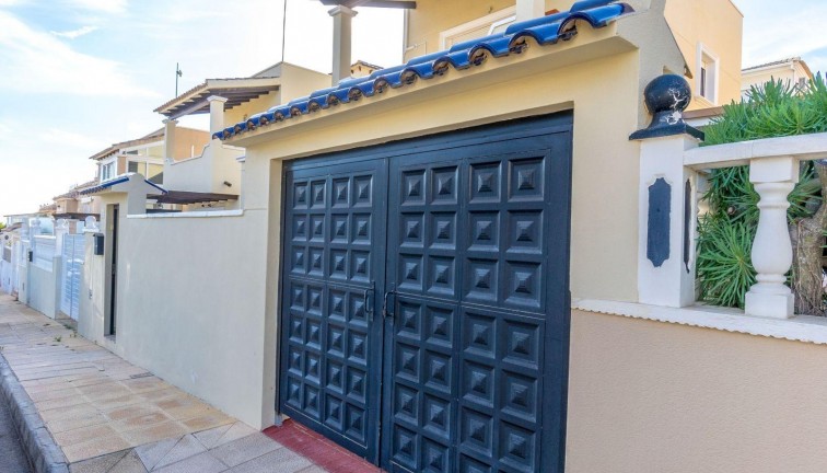 Resale - Chalet - Orihuela Costa - Villamartín