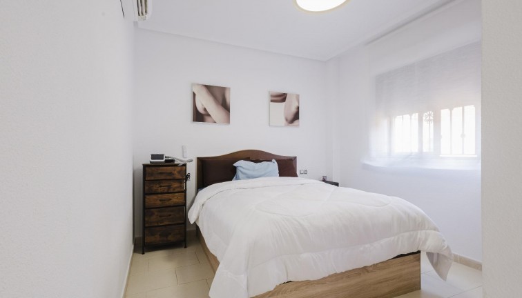 Jälleenmyynti - Erillistalo - Torrevieja - Aguas Nuevas