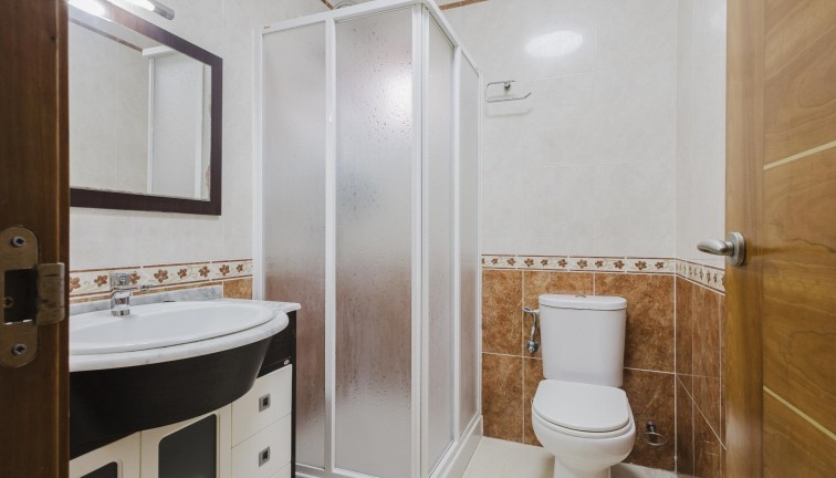Jälleenmyynti - Erillistalo - Torrevieja - Aguas Nuevas
