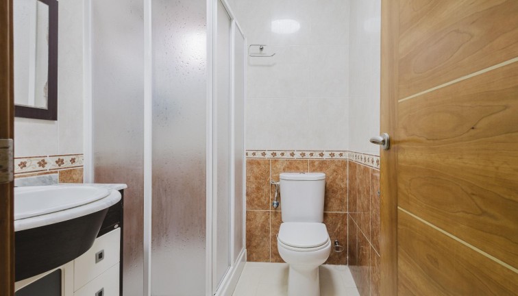 Jälleenmyynti - Erillistalo - Torrevieja - Aguas Nuevas