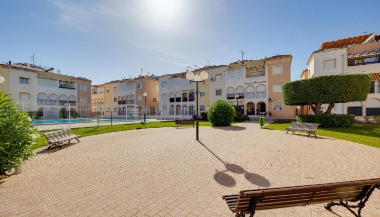 Jälleenmyynti - Bungalow - Torrevieja - Acequion