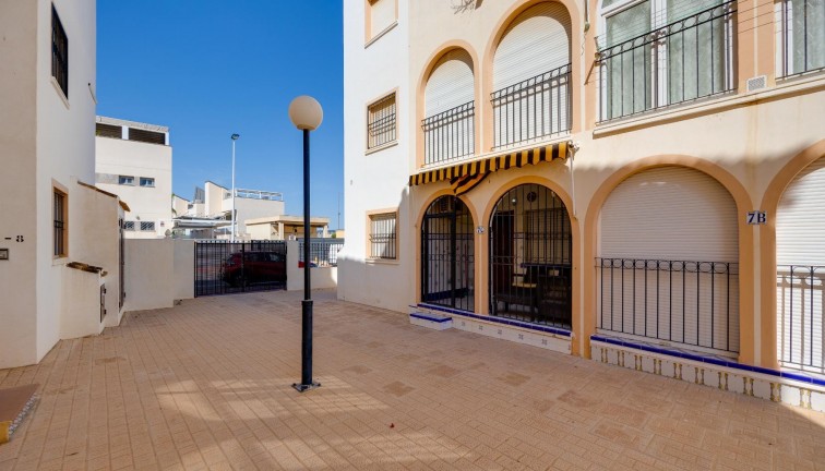 Jälleenmyynti - Bungalow - Torrevieja - Acequion