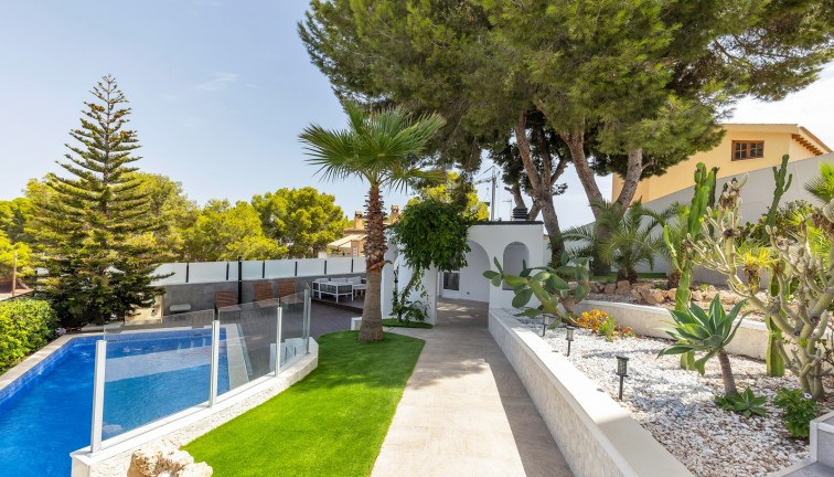 Resale - Chalet - Torrevieja - Los Balcones