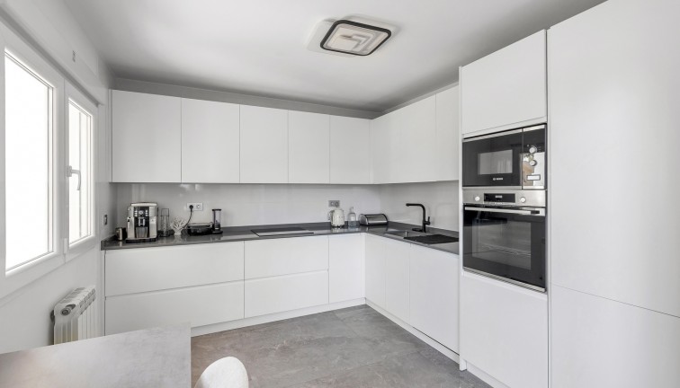 Resale - Chalet - Torrevieja - Los Balcones